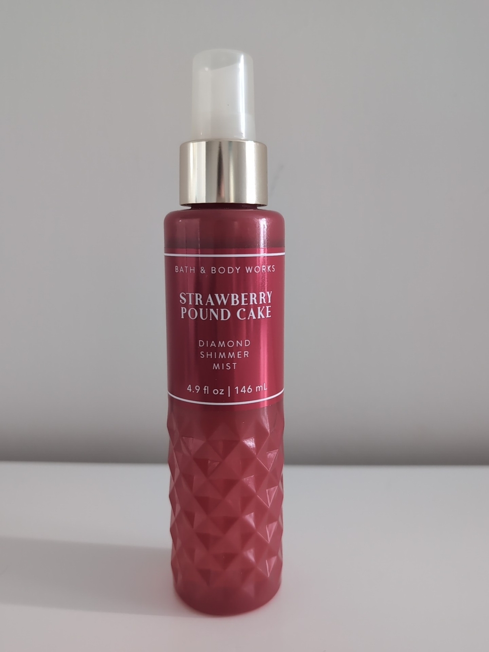 Bath & Body Works Strawberry Pound Cake Diamond Shimmer